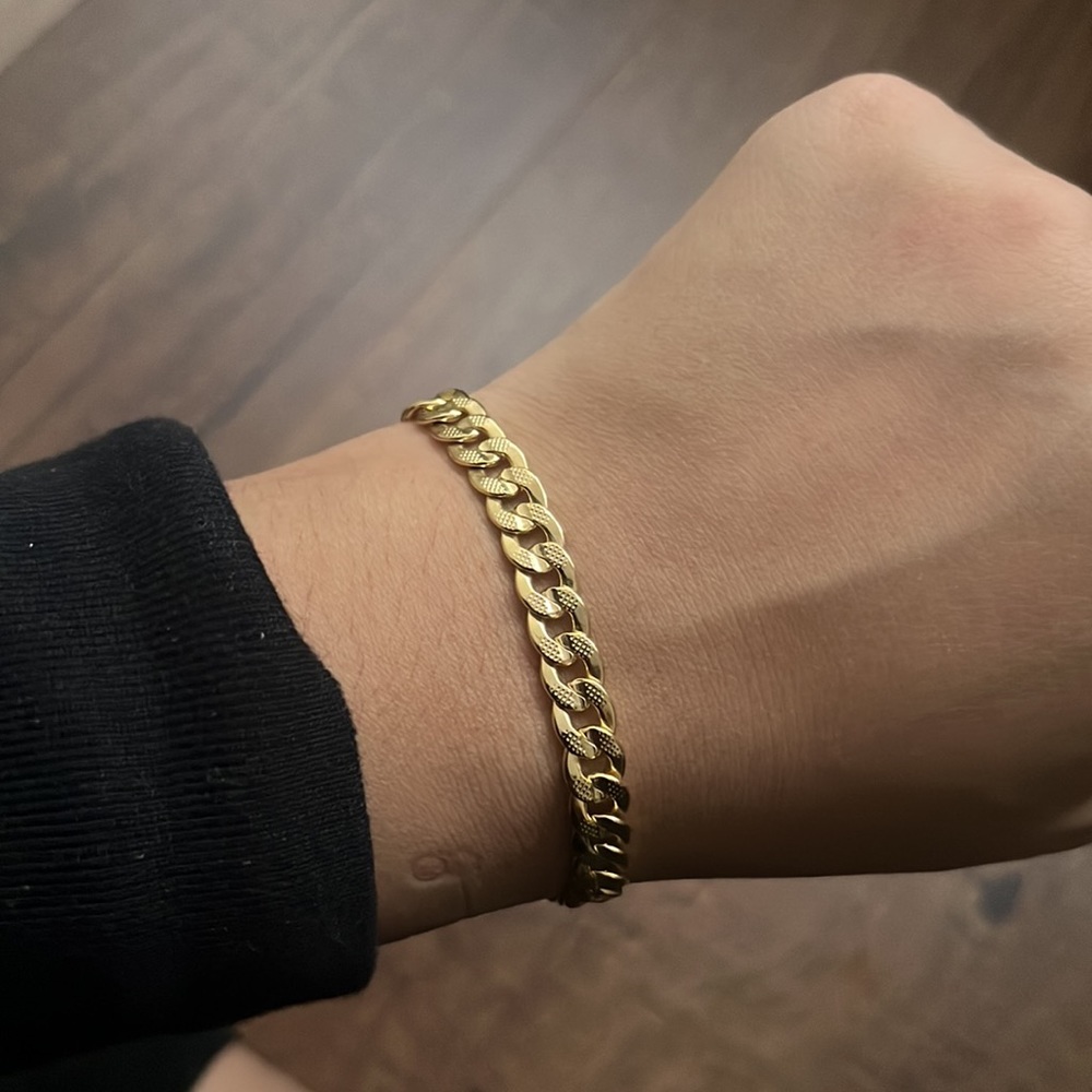 Gold bracelet